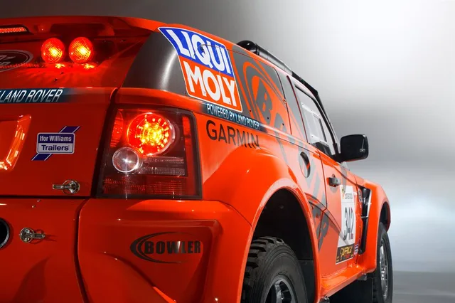 Land Rover and Bowler, the UK-based manufacturer of all-terrain performance cars and rally raid vehicles, have agreed to a brand partnership, formalising a relationship that has been in place for over a decade. Collaborazioni tra brand