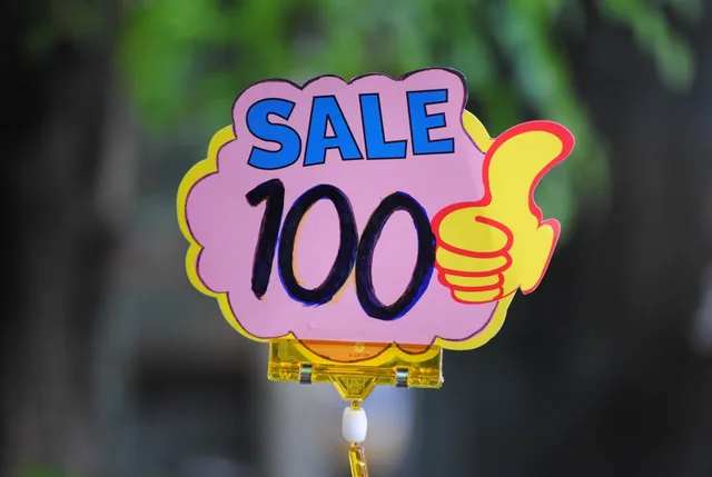 price tag, sign, discount label, price tag, price tag, price tag, price tag, price tag. Gestire differenze di prezzo tra canali