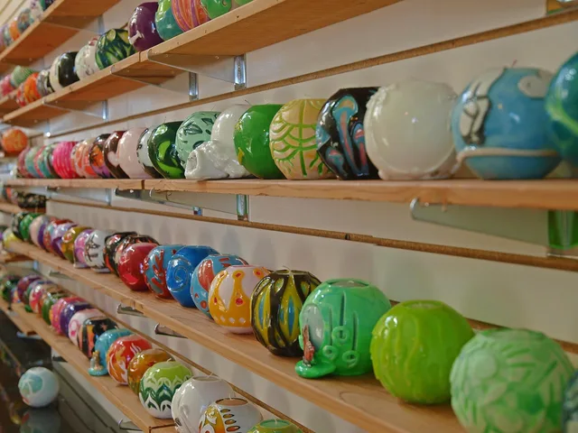 market, stock, shelf, sale, shop, variation, decoration, option, craft, shopping, color, indoors, desktop, row, inside, supermarket, food, wood, toy, sunset, dusk, water, dawn, sea, evening, silhouetted, outdoors, beach, sky, seashore, sun, landscape, reflection, horizon, ocean, seascape, lake, backlit, nature, tree, park, travel, sequoia, rock, leaf, hike, environment, flora, summer, tallest, national, redwood, fair weather, red, tall, santa cruz, california, beautiful, green, gabriel raggio, raggio studios, pier 39, 39, pier, monterey aquarium, monterey, candles, wax, brown shopping, brown candle, brown shop, brown candles, brown sales, brown market. Guida per scegliere il prodotto di punta in un assortimento